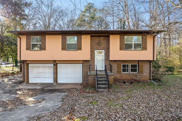 Listing photo 2 for 2101 Newgate Dr, Decatur GA 30035