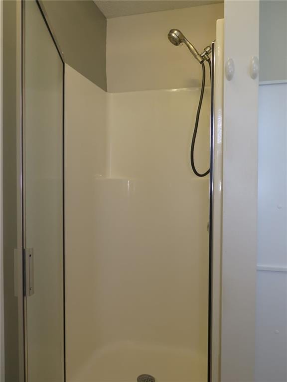 4517 Baker Grove Rd NW, Acworth, GA 30101 - full bathroom with a stall shower