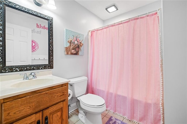 253 Grindstone Creek Dr, Clarkesville, GA 30523 - full bath featuring toilet, vanity, tile patterned floors, and a shower with curtain