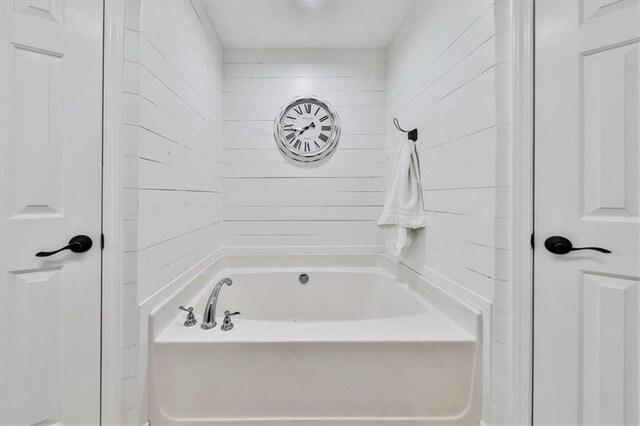 2057 High Shoals Rd, Dallas, GA 30132 - full bathroom with a tub