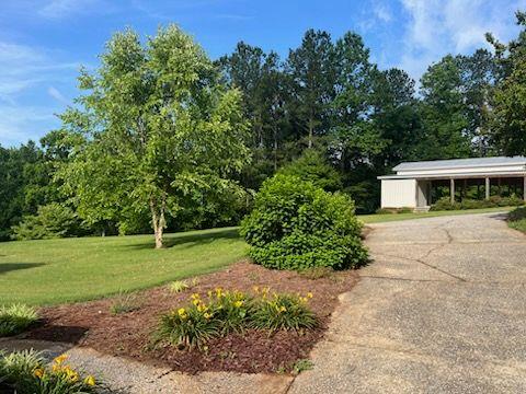 2057 High Shoals Rd, Dallas, GA 30132 - view of green lawn