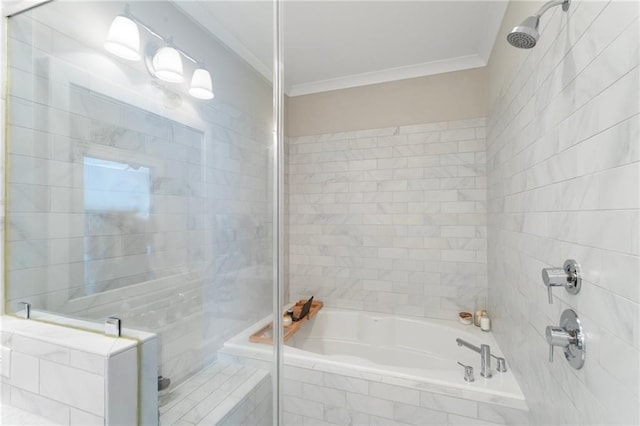 bathroom featuring ornamental molding