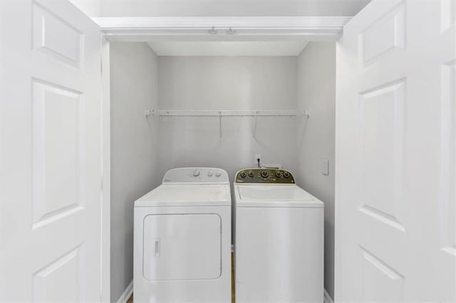 2165 Capella Cir S, Fulton, GA 30331 - laundry room with independent washer and dryer
