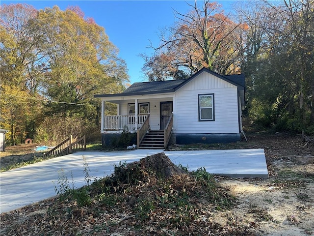 view of front of house with covered porch