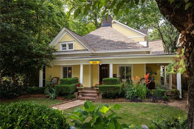 view of front facade with covered porch