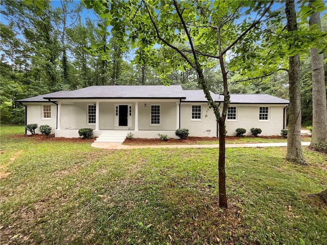 185 Danbury Ct, Athens, GA 30605 - ranch-style house featuring covered porch, a front lawn, and view of scattered trees