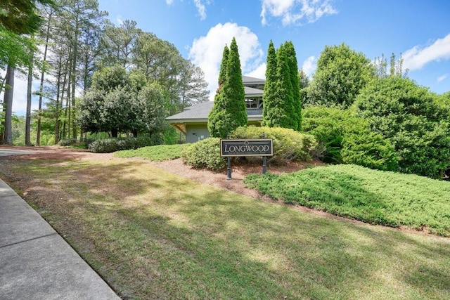 921 Laurel Crest Dr, Woodstock, GA 30189 - view of home's community featuring a lawn