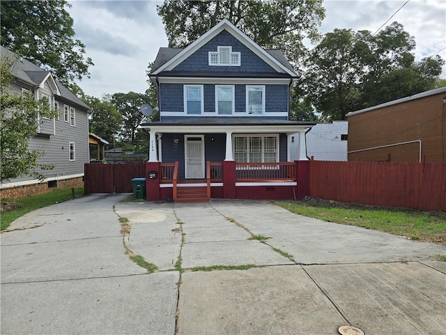 view of front of home featuring a porch