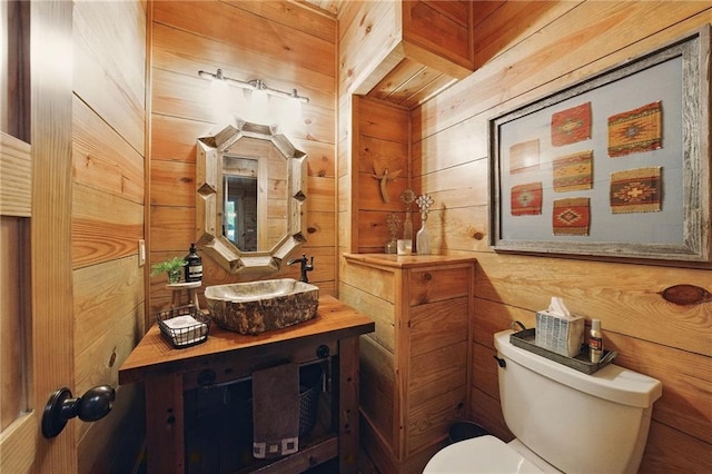 147 Lake Watch Pt, Cleveland, GA 30528 - half bath featuring wooden walls, toilet, and vanity