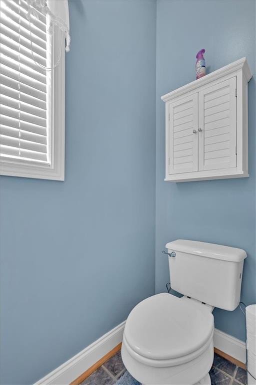 17 Sassafras Trl NE, Cartersville, GA 30121 - bathroom featuring baseboards and toilet