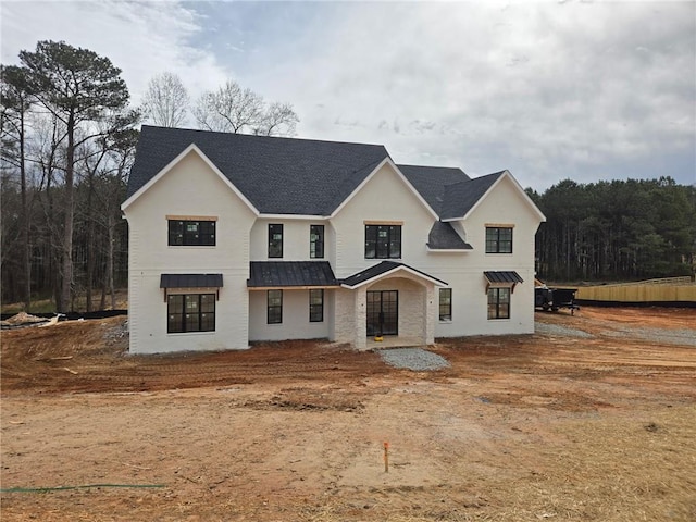 view of modern farmhouse style home