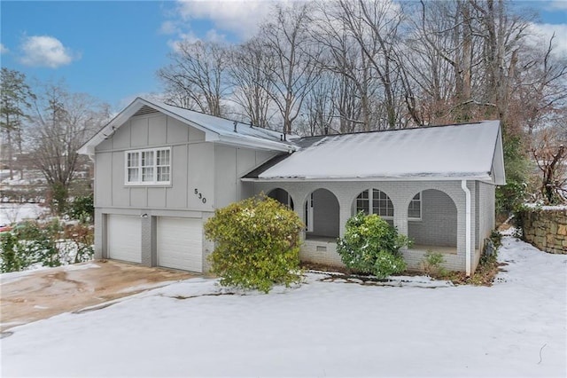 view of front of house with a garage