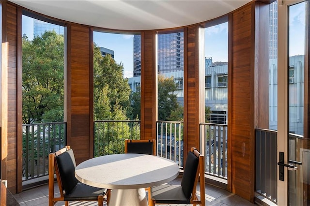 view of sunroom / solarium