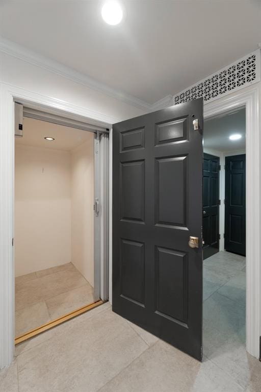 650 Moores Mill Rd NW Unit 1, Atlanta, GA 30327 - corridor featuring ornamental molding