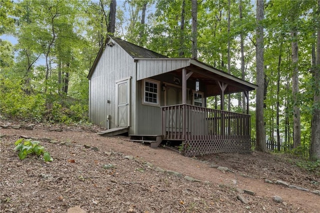 view of outbuilding