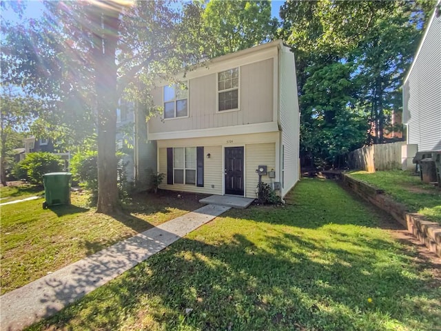 view of front of house featuring a front yard