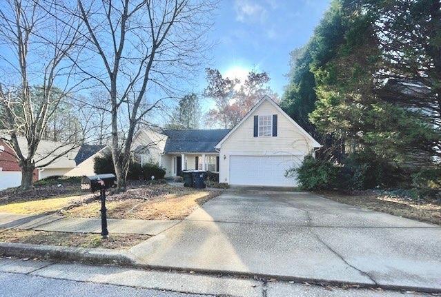 view of front facade with a garage