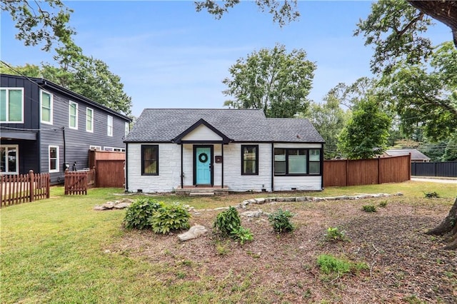 view of front of house with a front yard