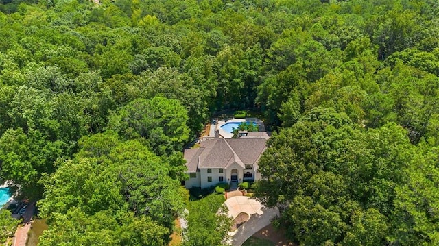 bird's eye view with a view of trees