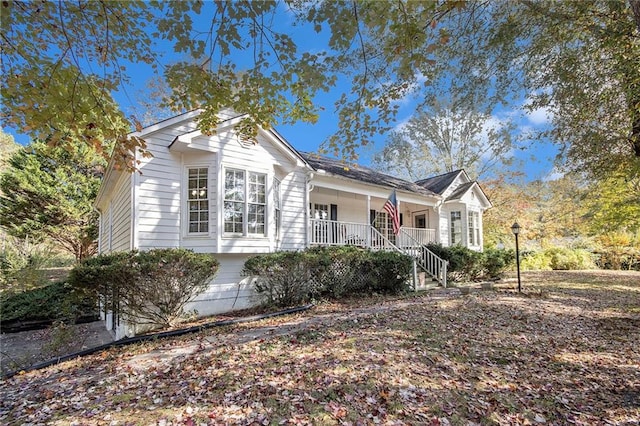 view of front of property featuring covered porch