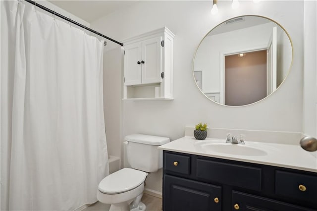 full bathroom featuring shower / bath combination with curtain, vanity, visible vents, and toilet