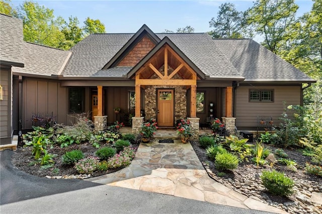 view of front of home featuring a porch