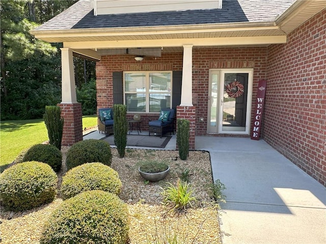 doorway to property with covered porch