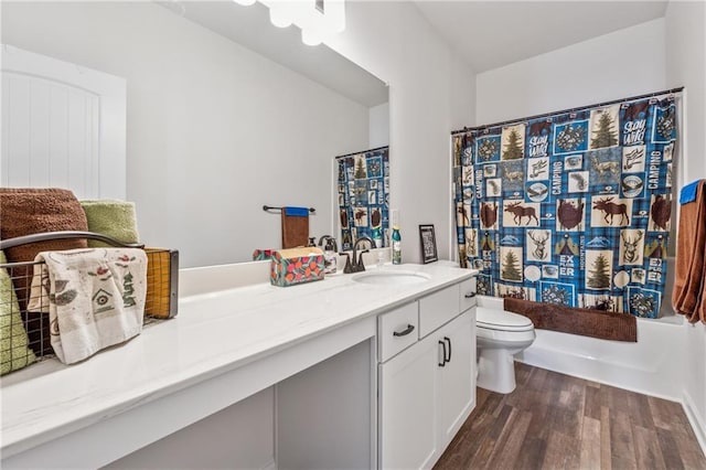 101 Marion Dr, Cartersville, GA 30120 - bathroom with vanity, wood finished floors, and shower / tub combo
