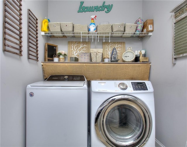116 Chorley Run, Ellenwood, GA 30294 - laundry area featuring independent washer and dryer