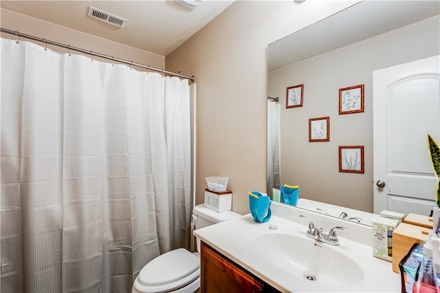 1574 Leonard St, Hampton, GA 30228 - full bath with vanity and curtained shower