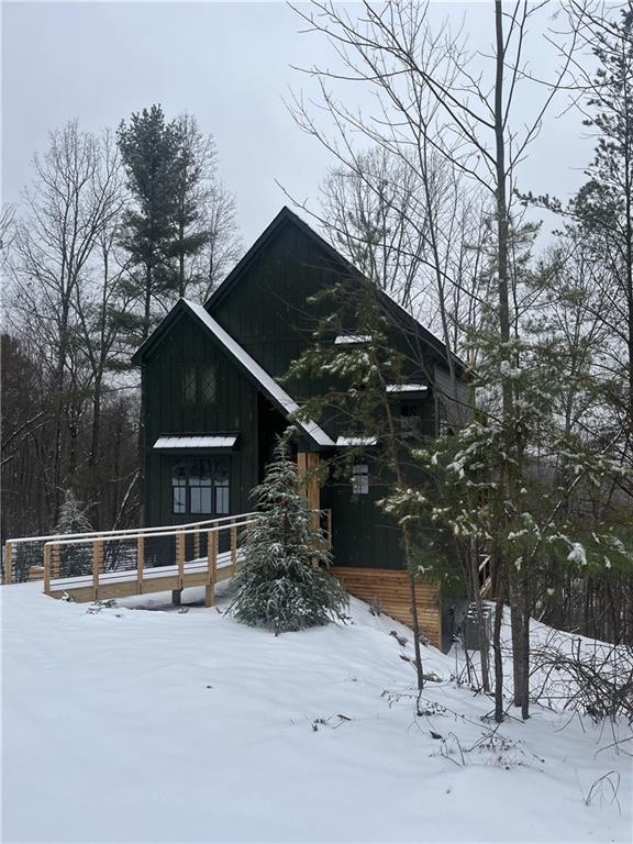 6 Huntington Pl, Dahlonega, GA 30533 - view of front of home featuring board and batten siding