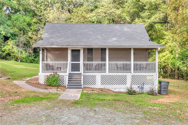 4481 Mclain Cir, Acworth, GA 30101 - bungalow-style home with a porch and a front lawn