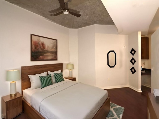 400 W Peachtree St NW Unit 3216, Atlanta, GA 30308 - bedroom with dark wood-style flooring and a ceiling fan
