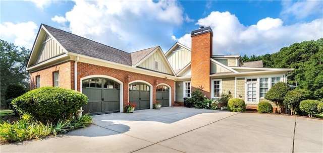 view of front facade featuring a garage