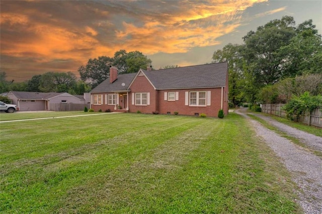 view of front of house featuring a yard