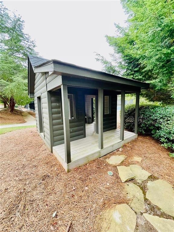 view of outbuilding