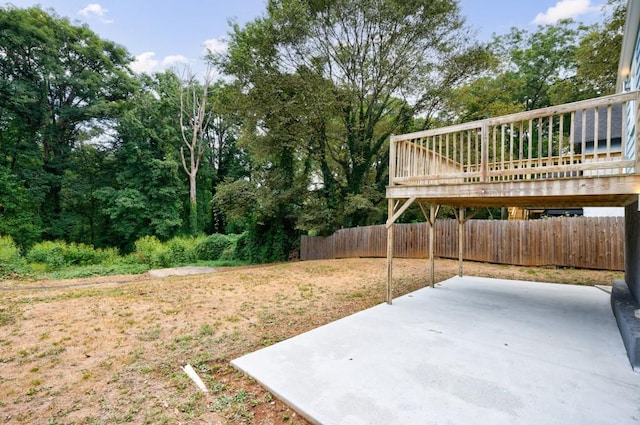 view of yard with a patio area