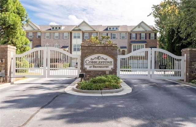 1996 Cobblestone Cir NE, Atlanta, GA 30319 - view of gate