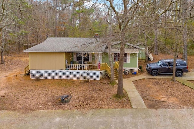 ranch-style house with a porch