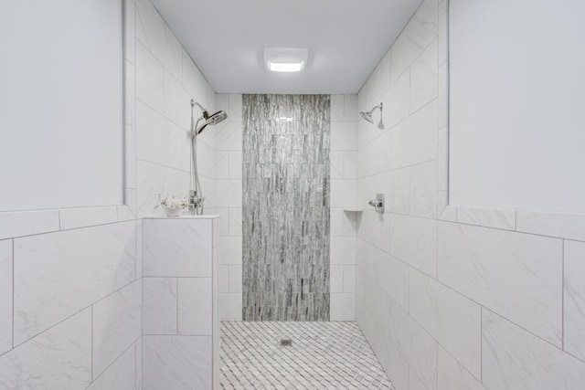 6144 Scott Dr, Flowery Branch, GA 30542 - full bathroom featuring walk in shower