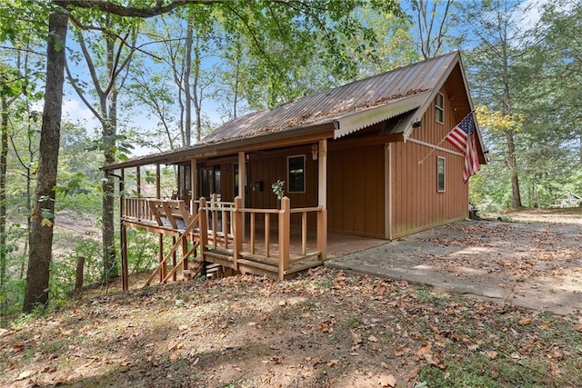 view of outbuilding