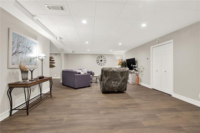2150 Fincher Rd, Canton, GA 30114 - living area featuring baseboards, visible vents, and recessed lighting