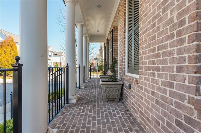 balcony featuring covered porch