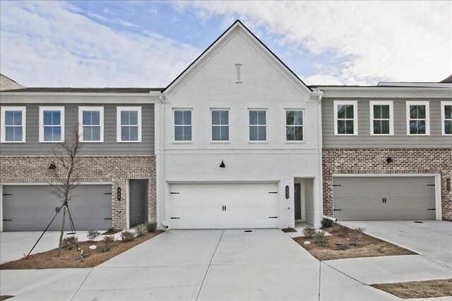 687 Sunstone Ln, Lawrenceville GA, 30043, 3 bedrooms, 2.5 baths townhouse for sale