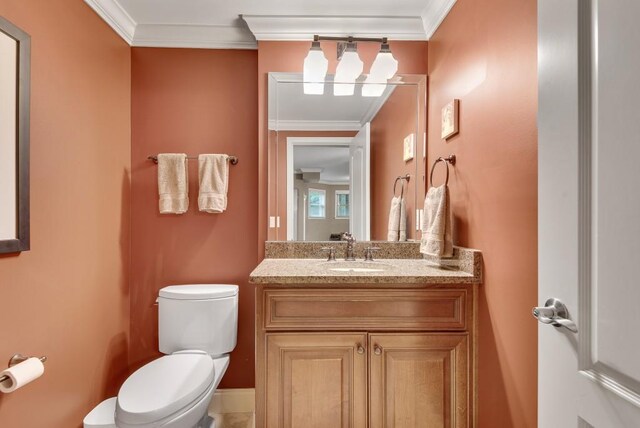 living room with crown molding, recessed lighting, baseboards, and light carpet