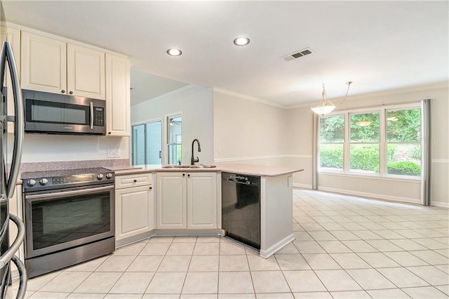 kitchen featuring stainless steel appliances, ornamental molding, a peninsula, a sink, and light tile patterned floors