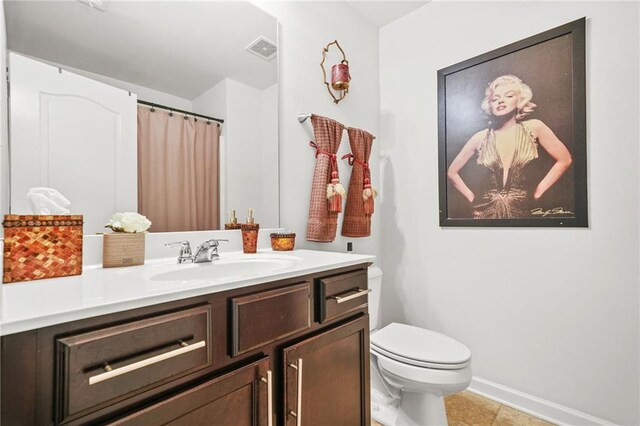 3246 Spicy Cedar Ln, Lithonia, GA 30038 - walk in closet featuring a chandelier and light colored carpet