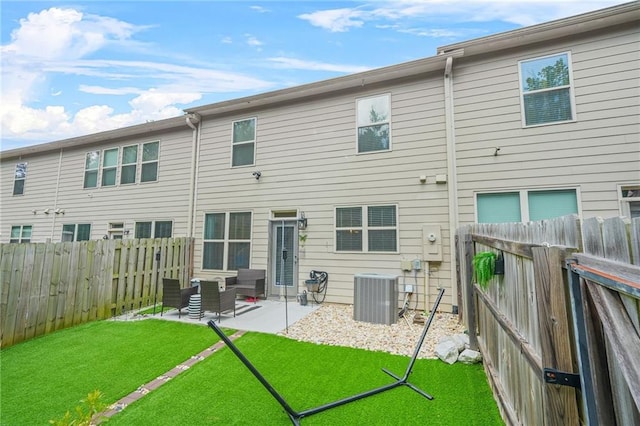 3246 Spicy Cedar Ln, Lithonia, GA 30038 - full bath with a stall shower and baseboards