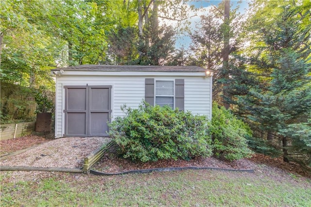 6006 Lanier Heights Cir, Buford, GA 30518 - view of shed