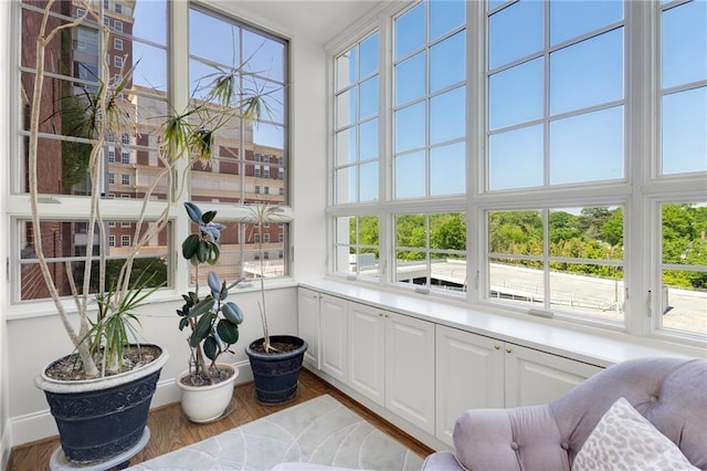 1325 Peachtree St NE Unit 401, Atlanta, GA 30309 - view of sunroom / solarium